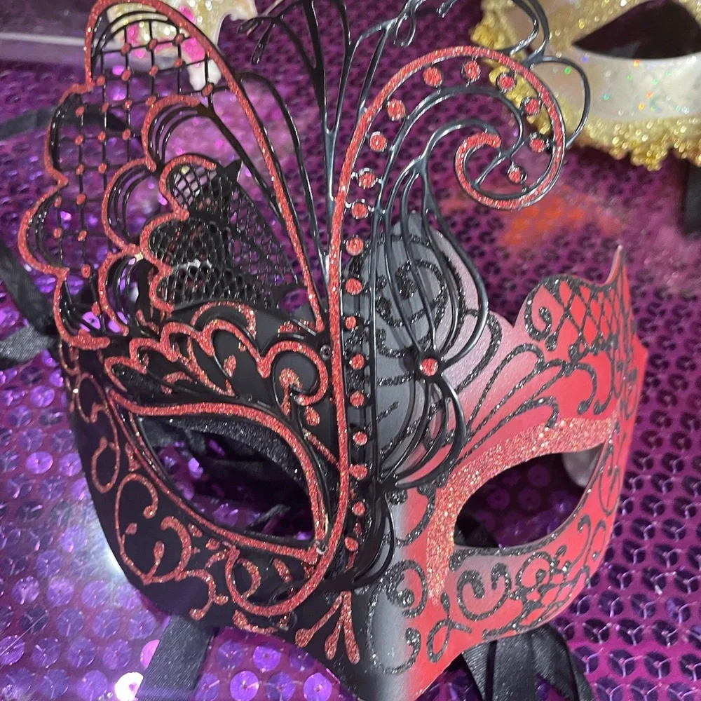 Designer Mask - Picture 6 of 7